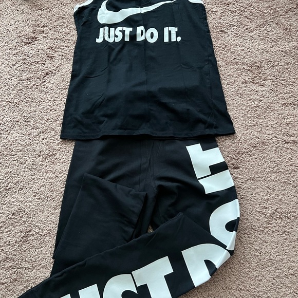 Nike pants (leggings) w/ Nike top. ❌SOLD❌ - Picture 1 of 1